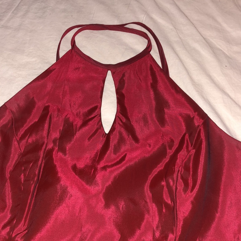 Beautiful cross back gown, perfect for homecoming